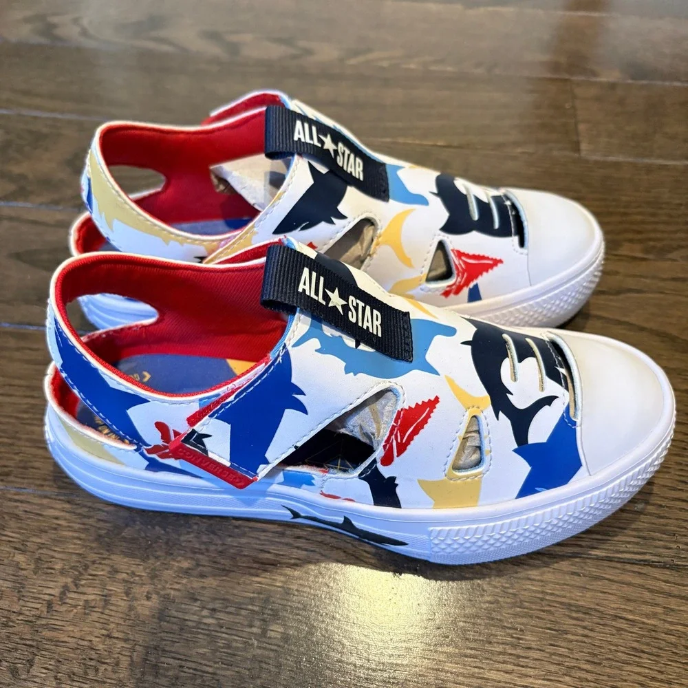Converse All‎ Star Superplay Shark Print Sandals Kids Size 1 White Red Blue